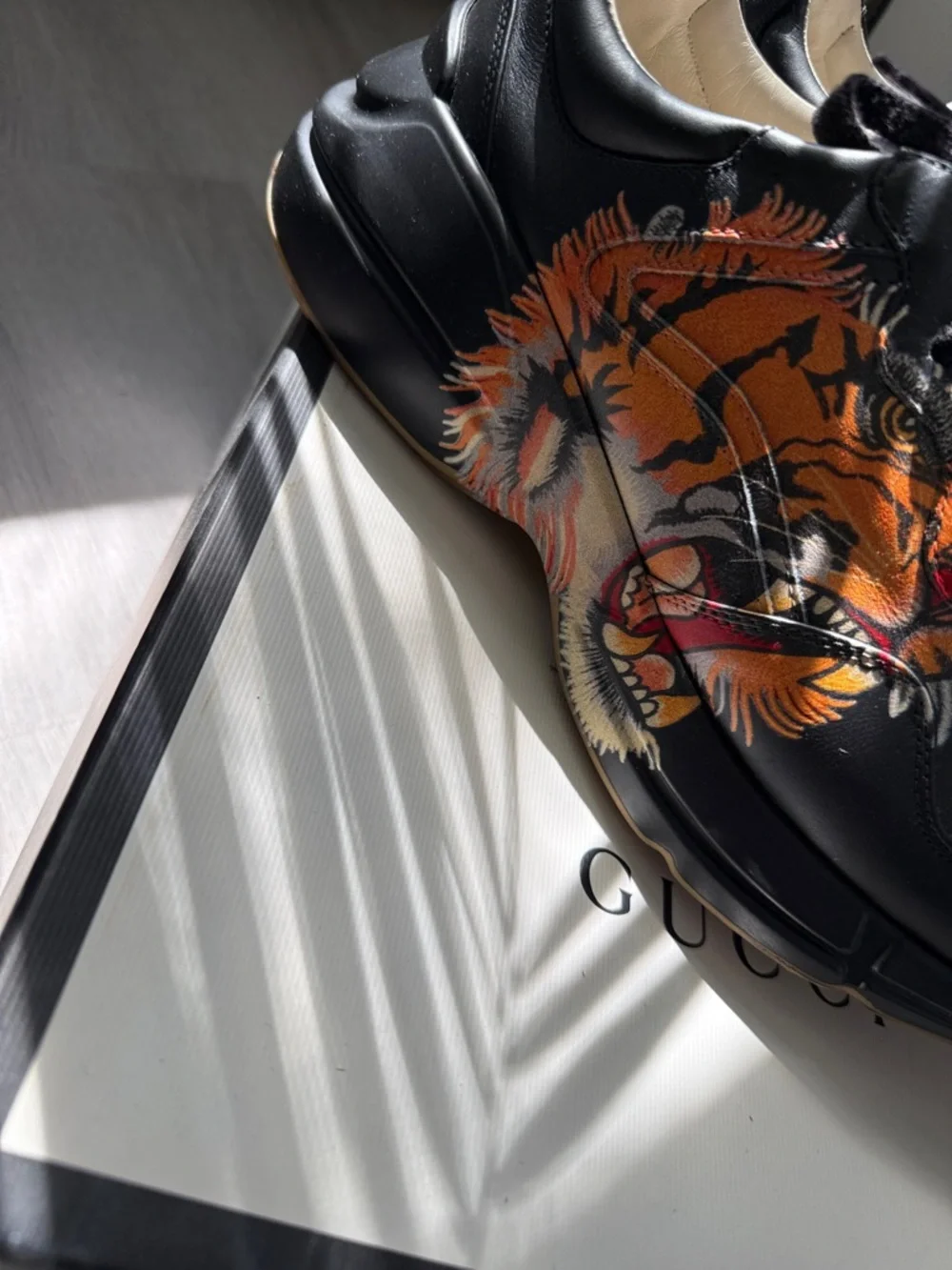 GUCCI MENS LEATHER SNEAKERS SIZE 9 - Picture 13 of 14